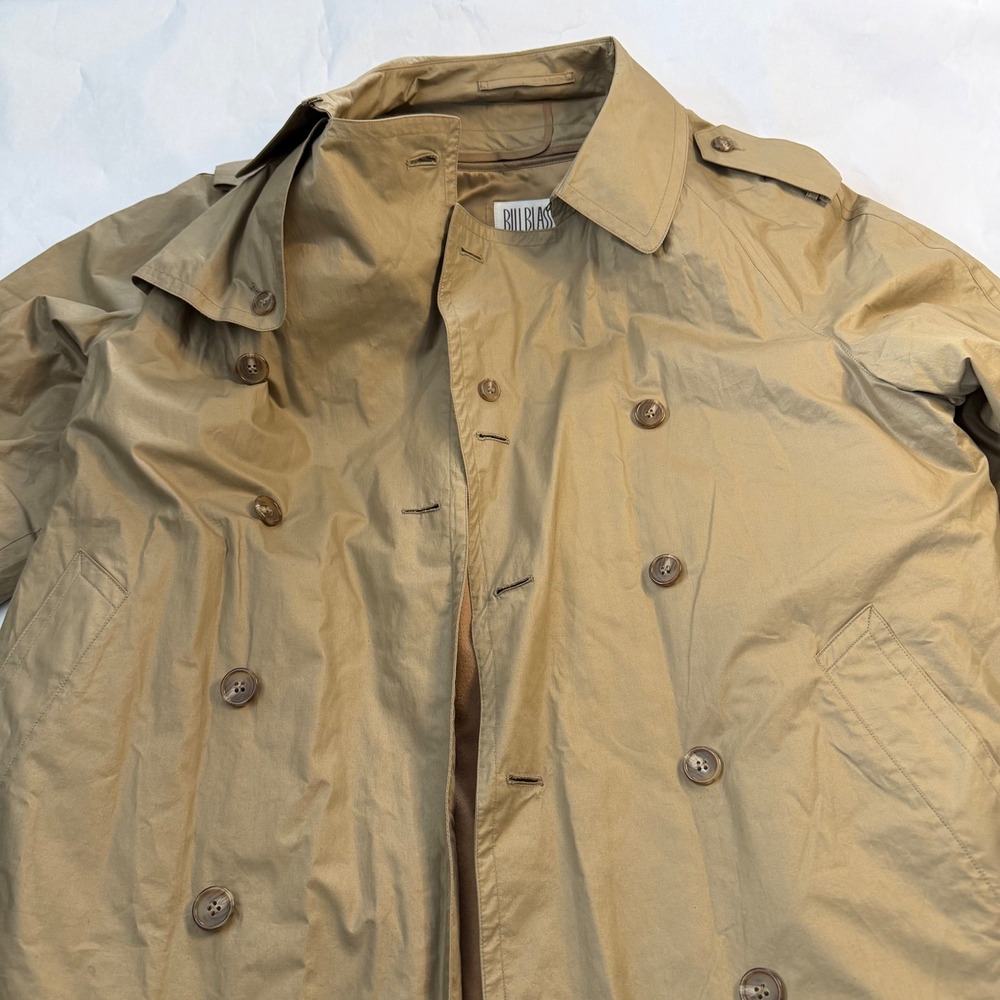Bill Blass Vintage Tan Double Breasted Trench Coat Wool Lining Belted 40 reg USA